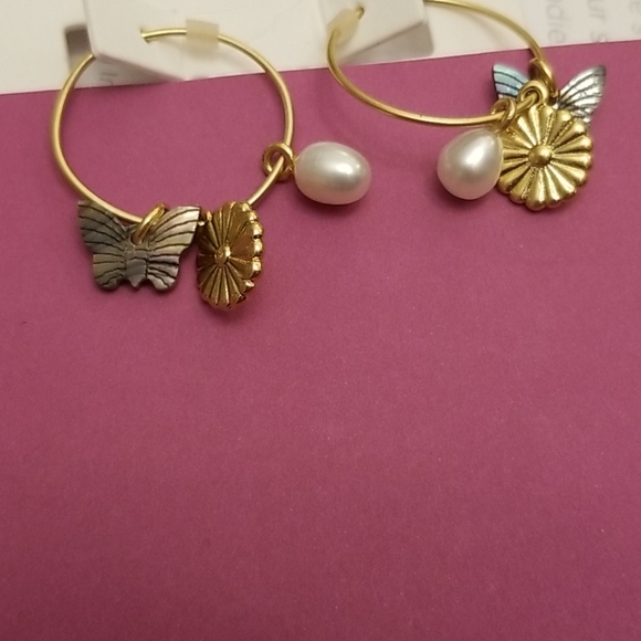 Madewell pearl and abalone charm earrings. NWT - Picture 3 of 4